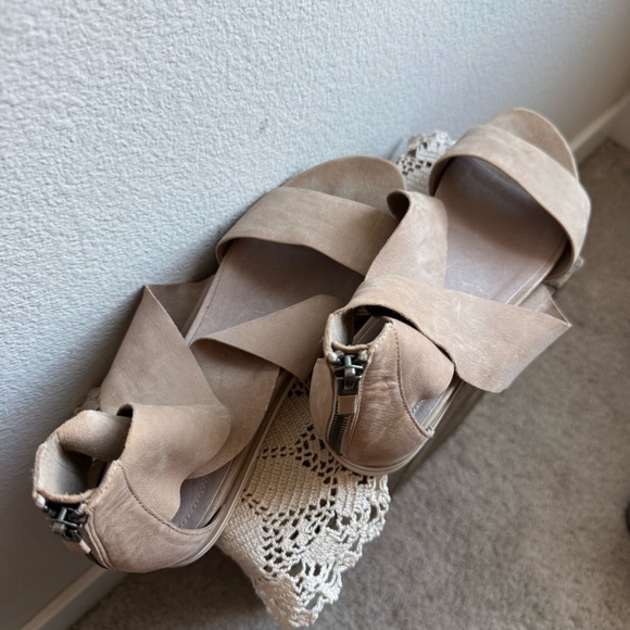 Eileen Fisher Barley Wedge Gray Leather Sandals size 9.5 - Picture 4 of 6